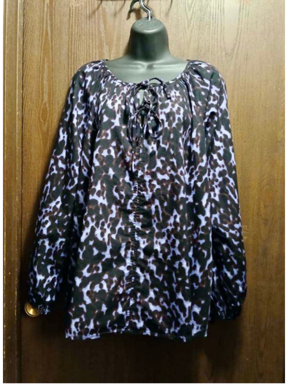 Terra & Sky Women's Purple Leopard Print Blouse 0X (14W) INV466 - Picture 9 of 9